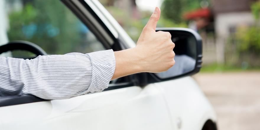 Stop ročnímu přeplácení: Jak srazit cenu povinného ručení na váš firemní vůz – i na celou flotilu. Najdeme nejlevnější.